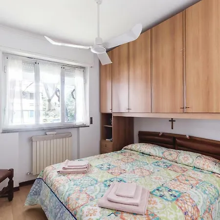 Two-bedroom In דירה *